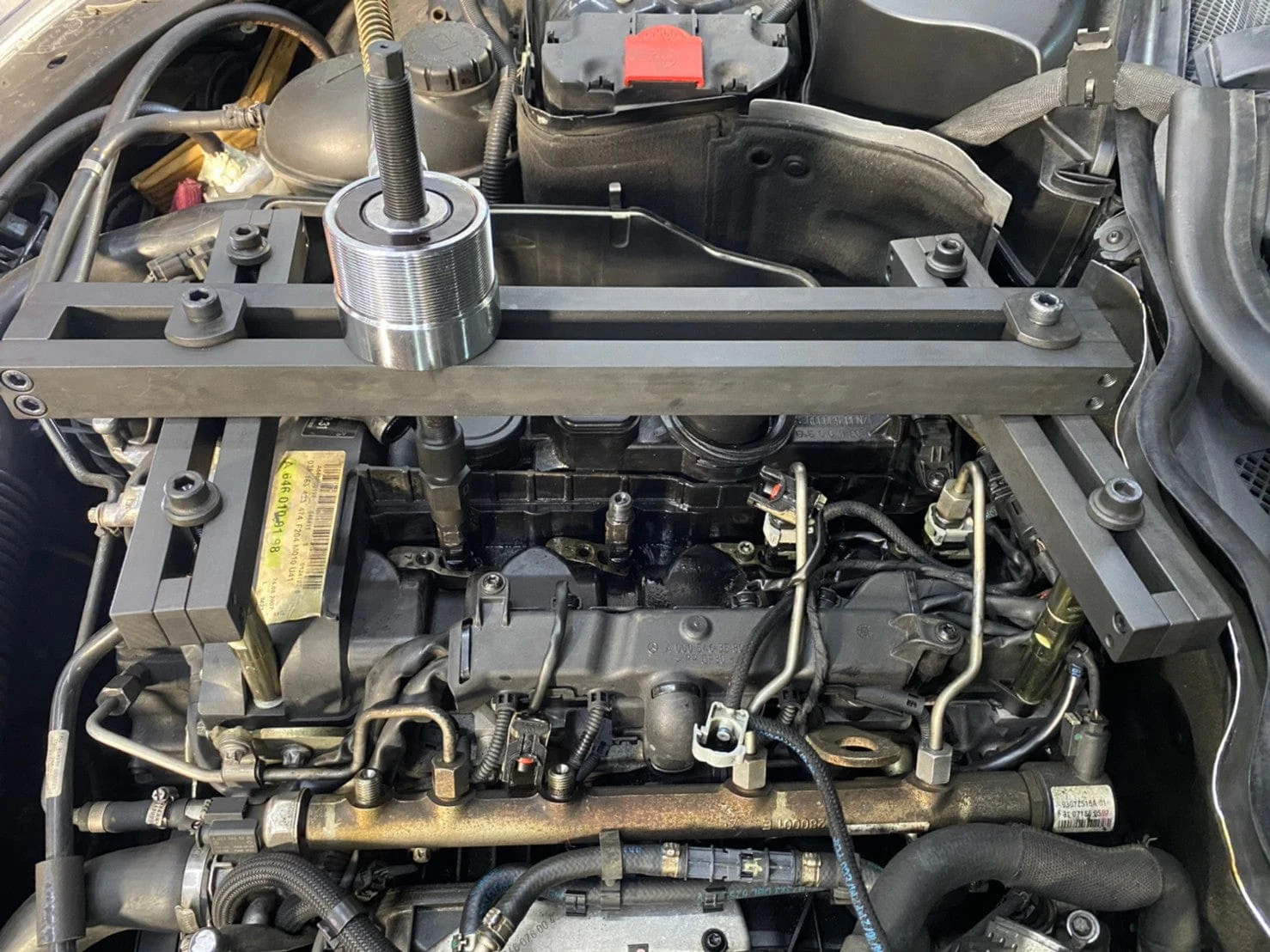 Universal Injector Removal Tool Kit with Hydraulic Cylinder for Bosch Denso Siemens Delphi - Image 3